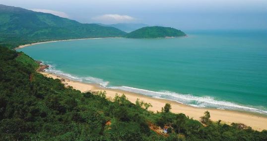Bãi biển Lăng Cô (Thừa Thiên Huế)