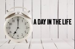 Unit 1 Tiếng Anh lớp 10: A day in the life of... - Một ngày trong đời